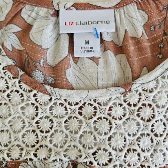 Liz Claiborne Women’s Blouse Size M Rayon Blend Made in Vietnam - Picture 6 of 7